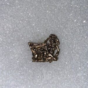 Vintage Dragon Gargoyle Mythical Creature Gold Tone Intricate Metal Lapel Pin